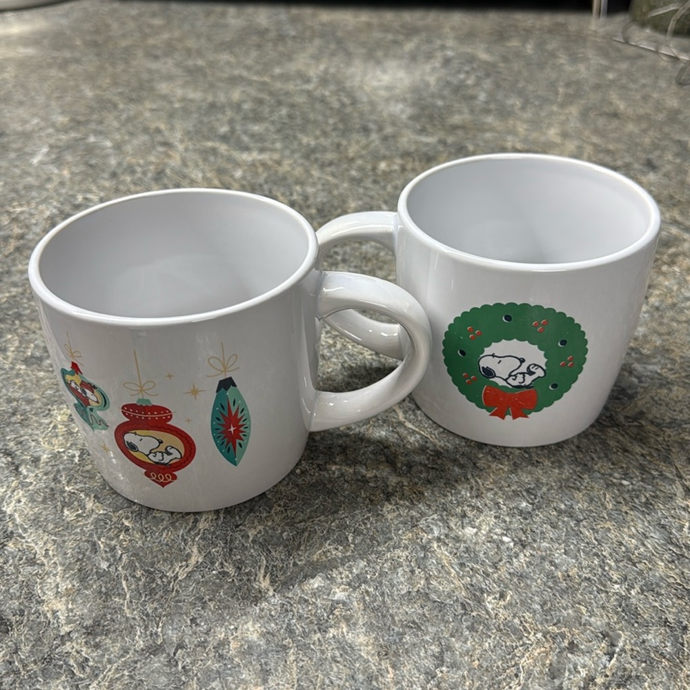 Snoopy Peanuts 2022 Christmas Mugs Set